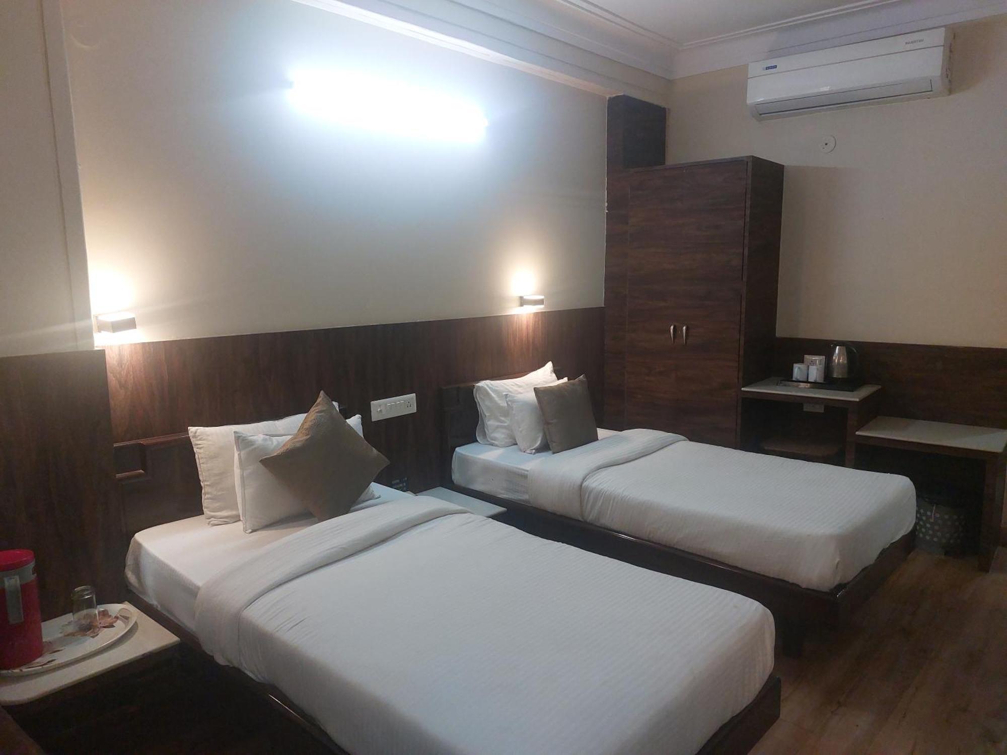 Hotel Shikhar Palace Jabalpur Exterior photo